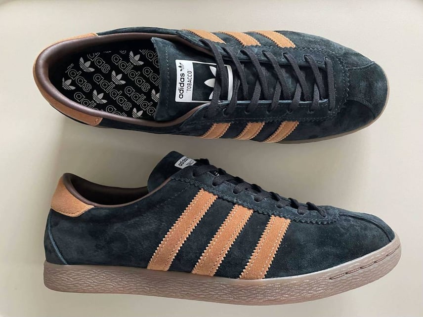 先行予約で購入。正直、届いて箱を開けた瞬間テンション上がりました!
スエードの