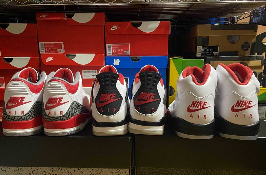 NIKE AIR
FIRE RED