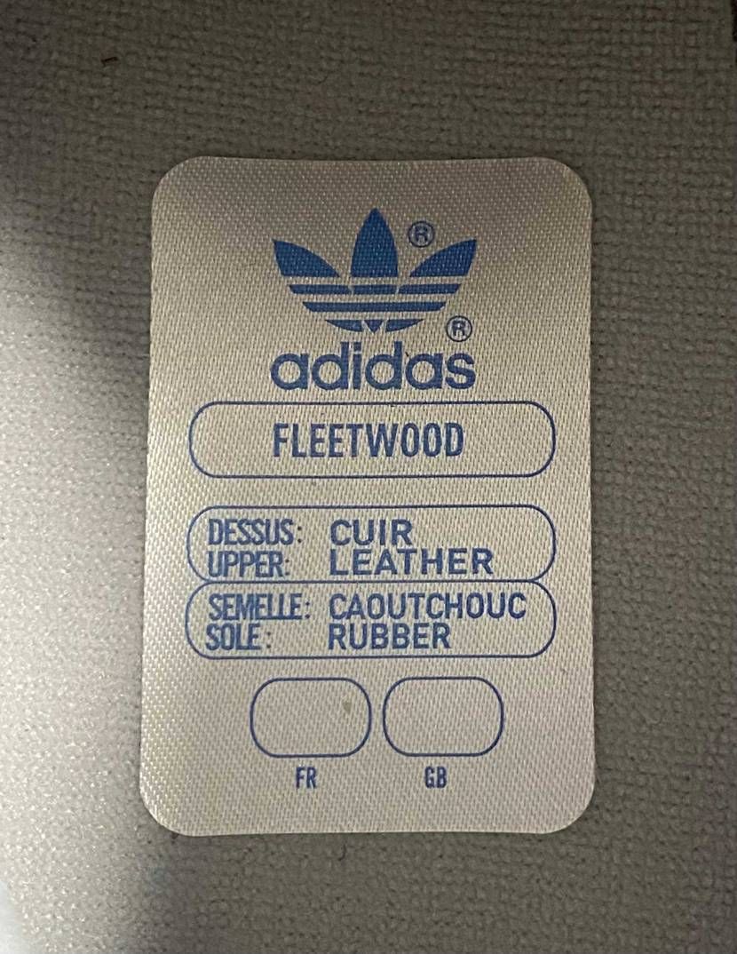 インソールのラベルにはFLEETWOODと記載ありました。