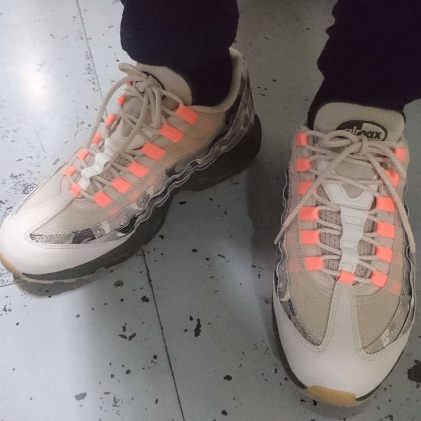 昨日のスニーカーはNIKE AIR MAX 95 ESSENTIAL atmos