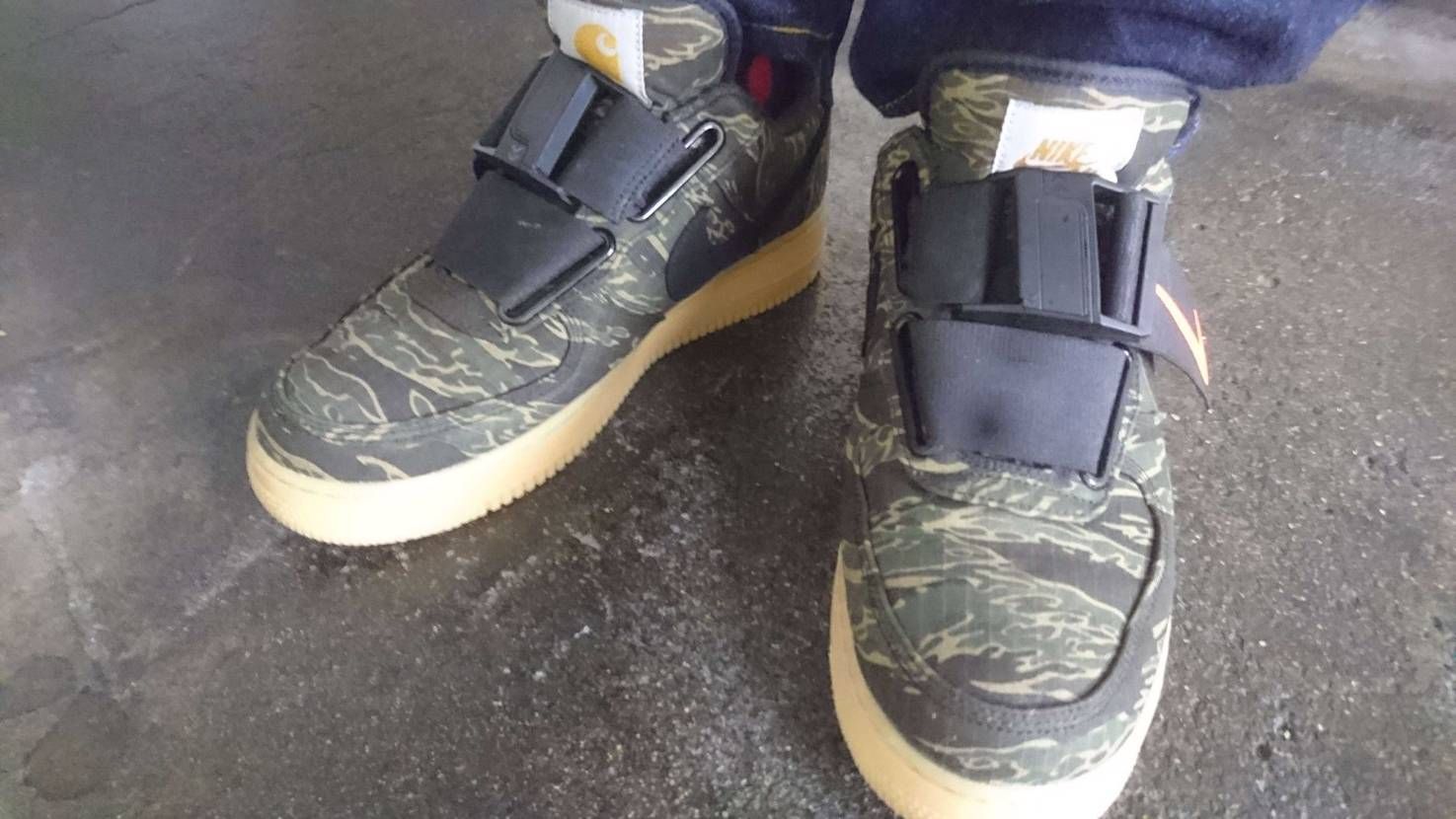 昨日のスニーカーはNIKE × CARHARTT WIP AIR FORCE 1