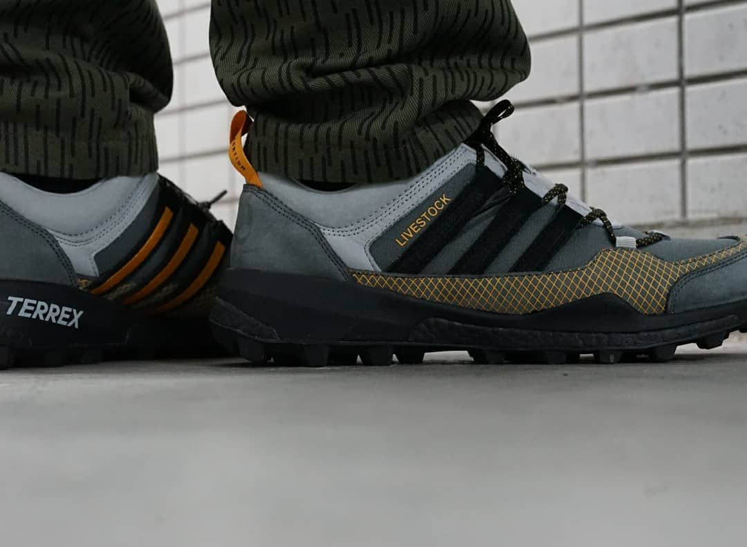 今日のスニーカー
Livestock x adidas Co