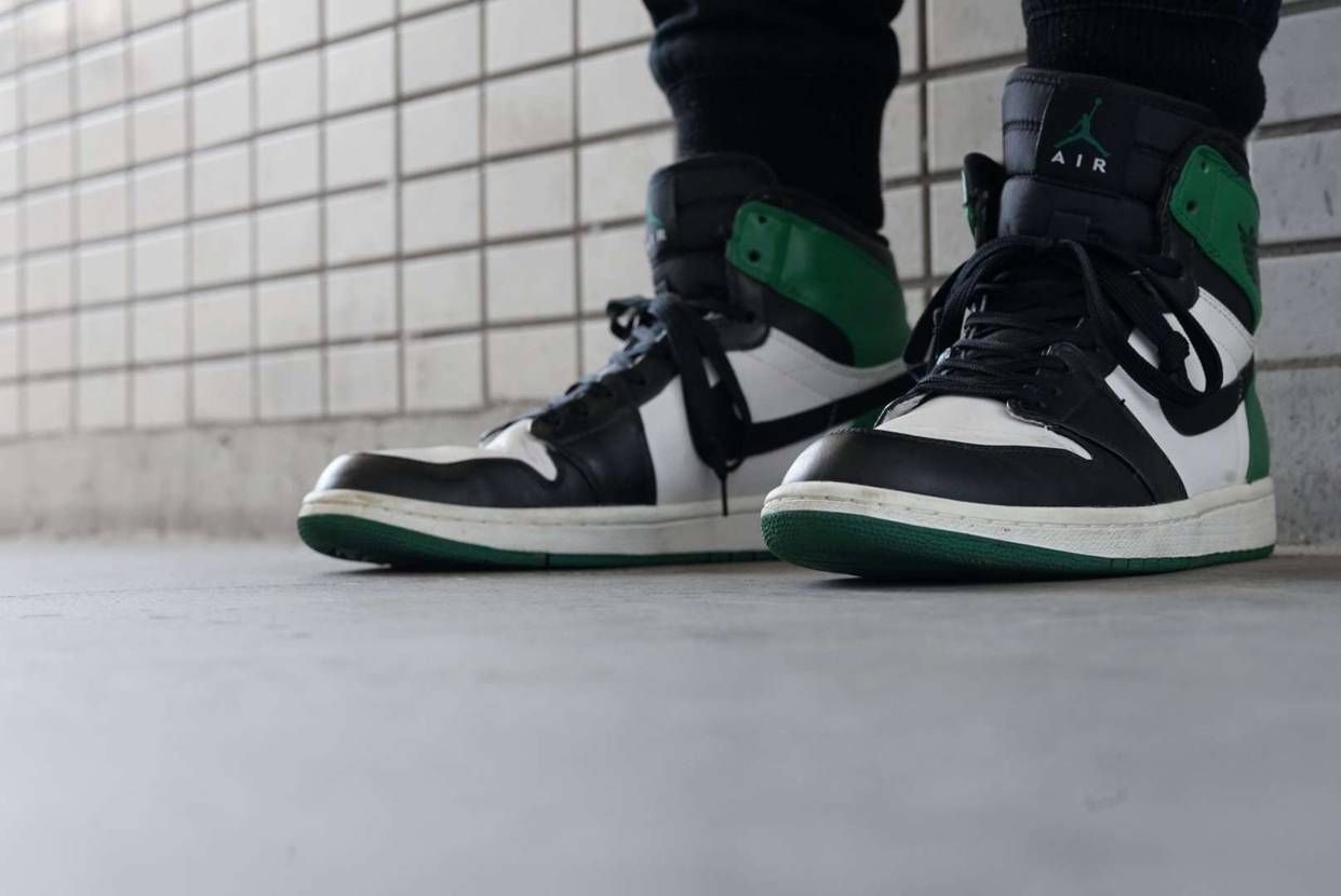 今日のスニーカー
NIKE AIR JORDAN 1 RETRO HIGH DM