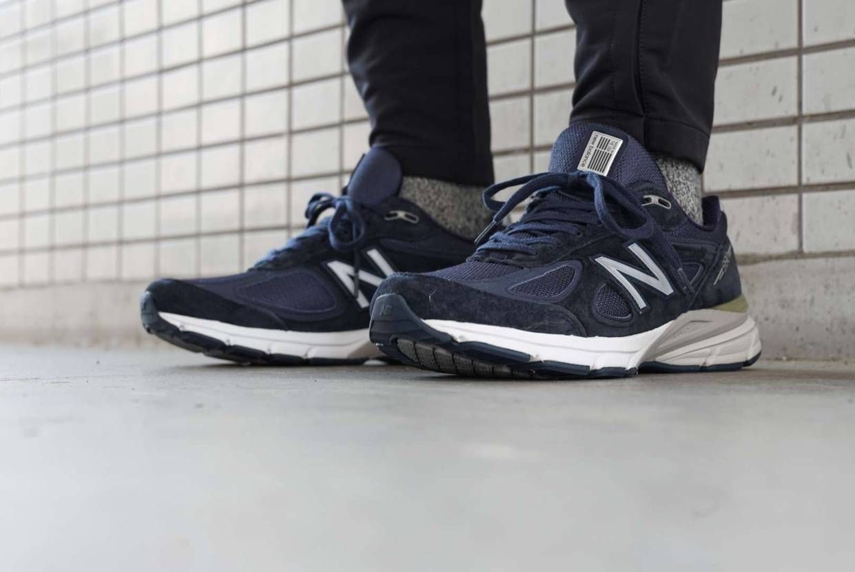 今日のスニーカー
NEW BALANCE M990V4