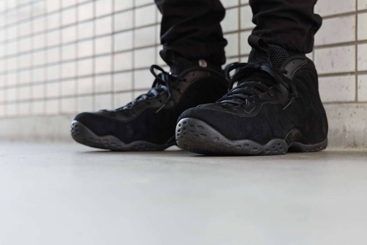 今日のスニーカー
NIKE FOAMPOSITE ONE PRM TRIPLE 