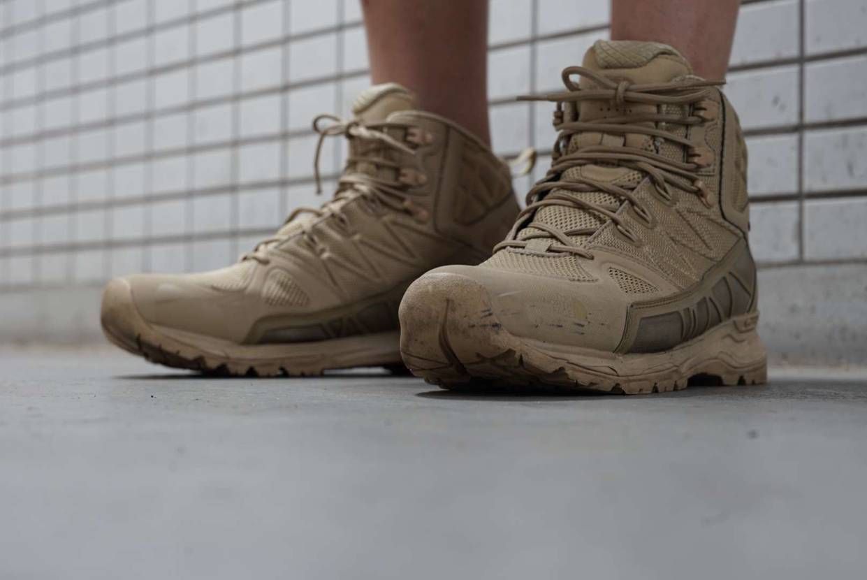 昨日の今日のスニーカー
THE NORTH FACE Traverse FP G