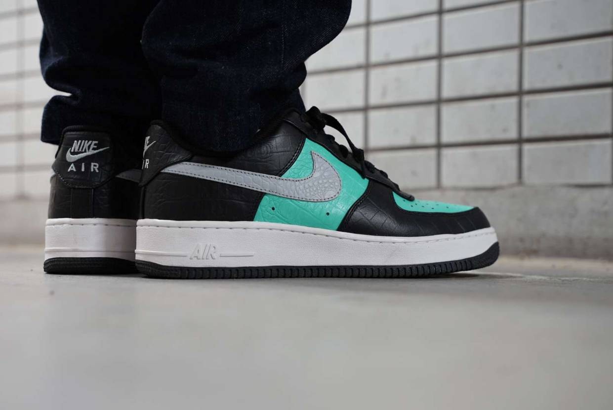 昨日の今日のスニーカー
NIKEiD AIR FORCE 1