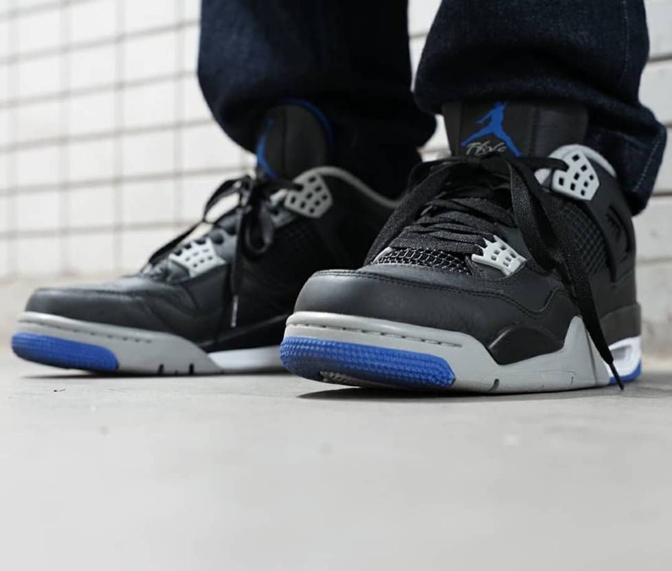 今日のスニーカー
NIKE AIR JORDAN 4 RETRO MOTORSP
