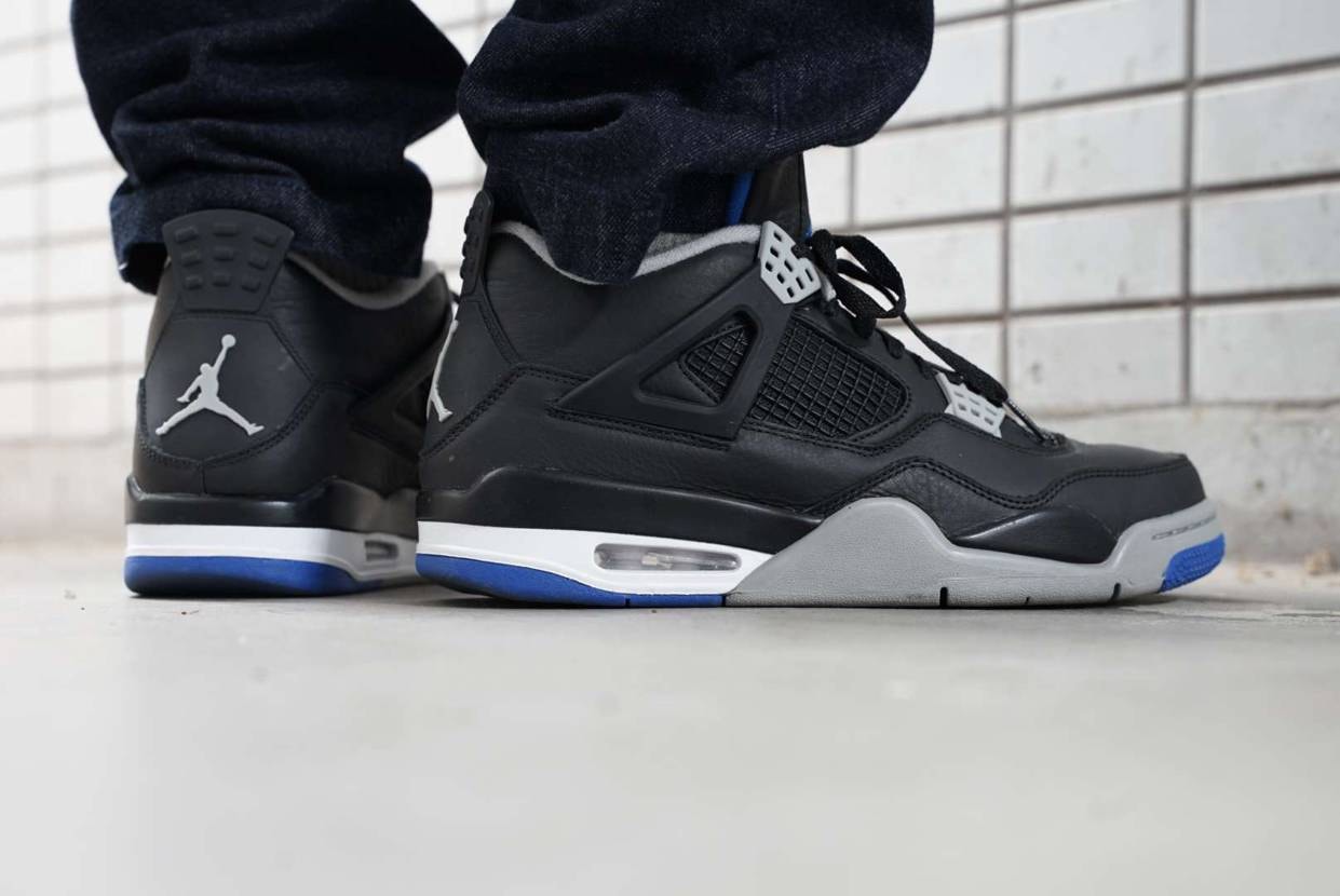 今日のスニーカー
NIKE AIR JORDAN 4 RET