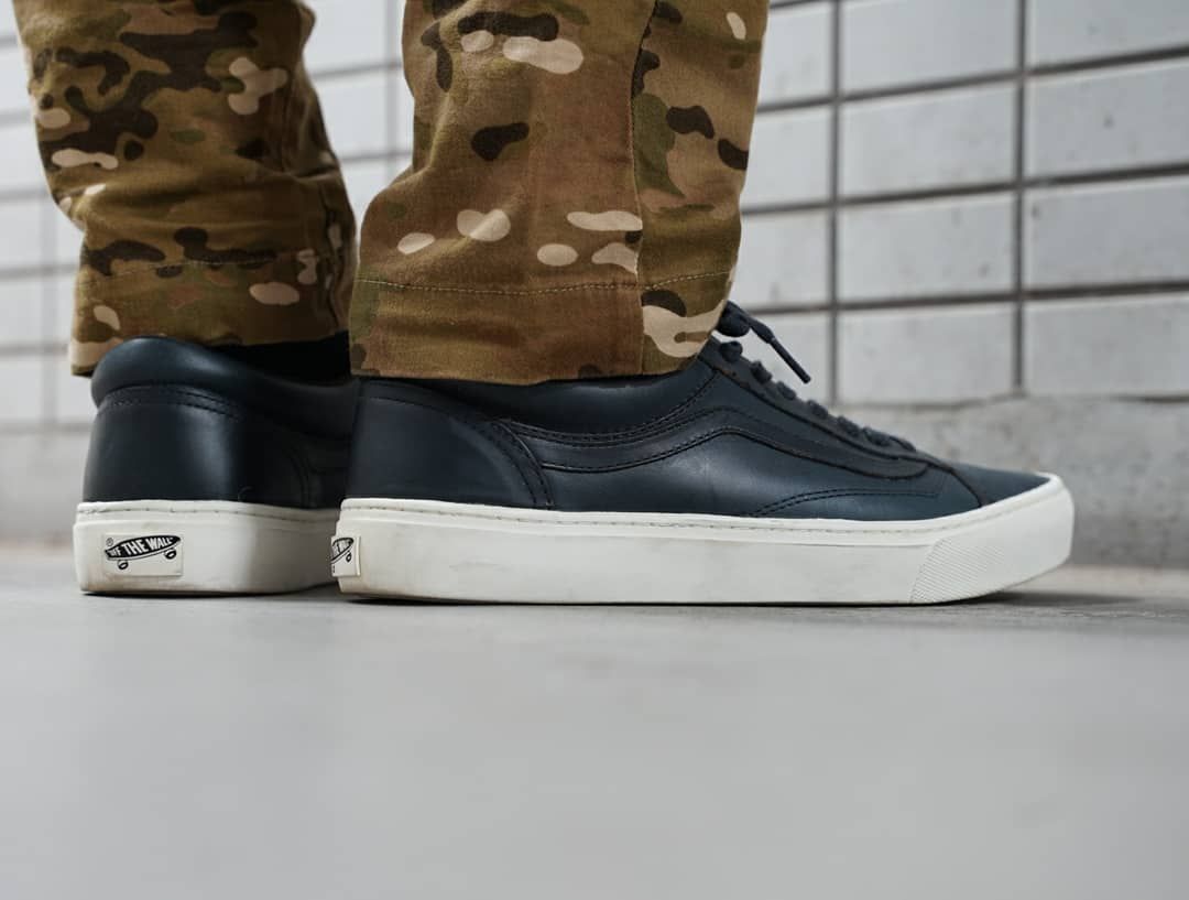 今日のスニーカー
VANS VAULT OLD SKOOL 