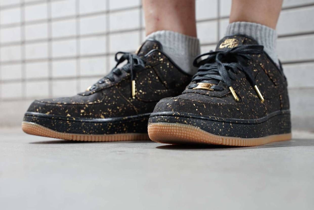 今日のスニーカー
NIKEiD AIR FORCE 1 BLACK CORK