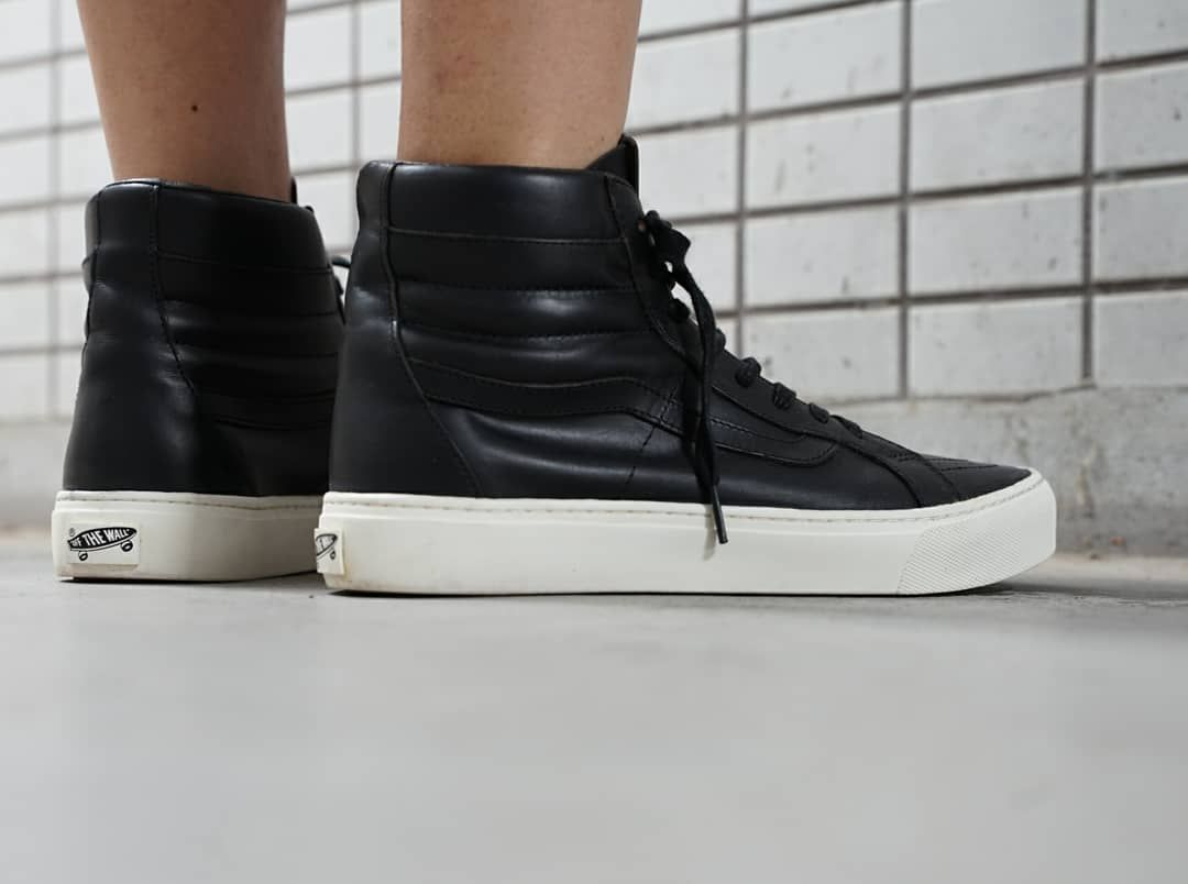 昨日の今日のスニーカー
VANS VAULT SK-8 HI