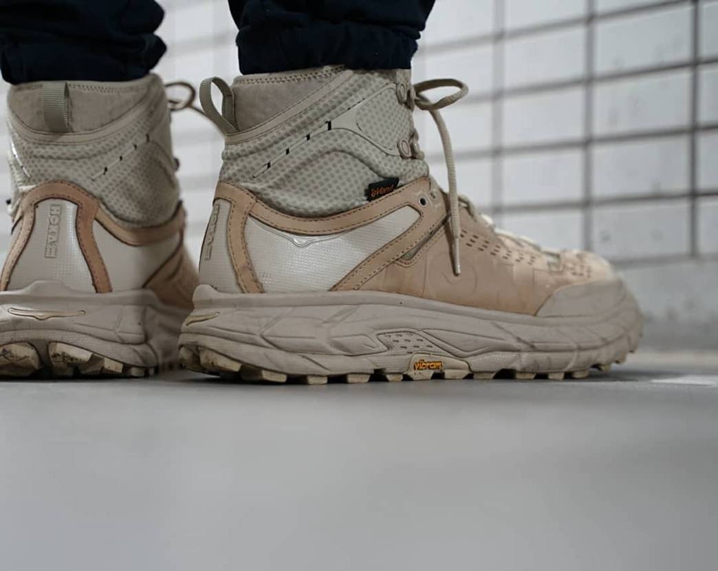 今日のスニーカー
HOKA ONE ONE TOR ULTR