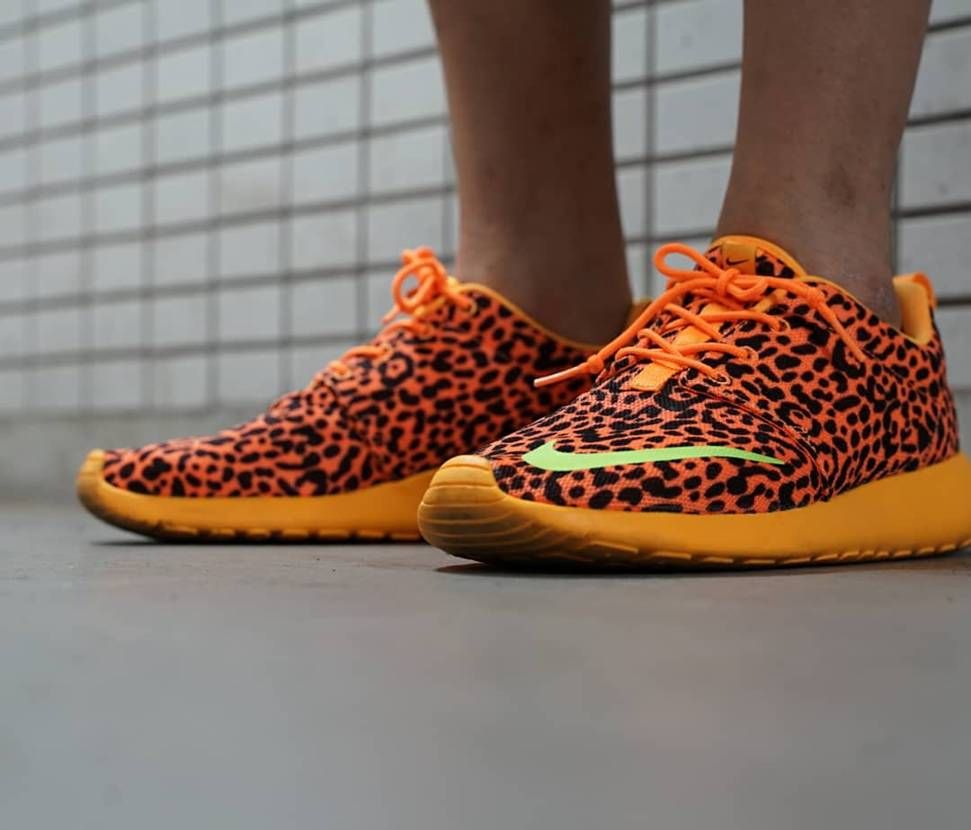 昨日の今日のスニーカー
NIKE ROSHERUN FB