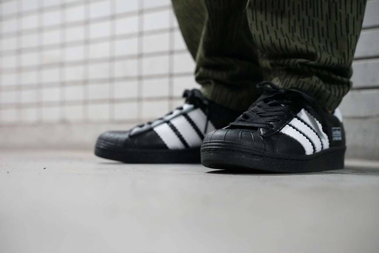 今日のスニーカー
ADIDAS ORIGINALS SUPERSTAR 80s
