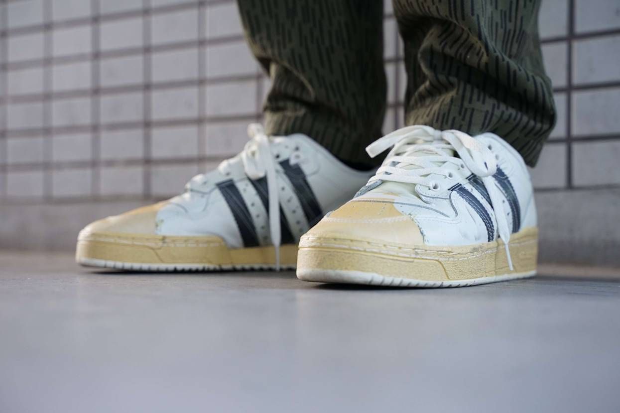 昨日の今日のスニーカー
ADIDAS ORIGINALS RIVALRY LO