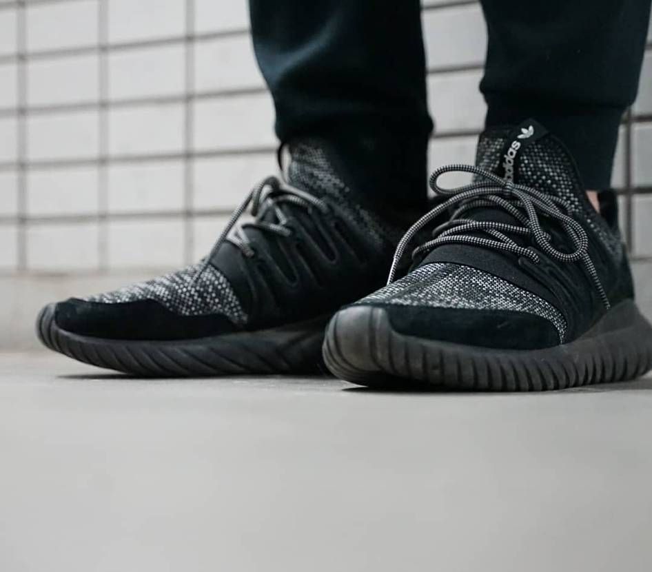昨日の今日のスニーカー
2021年1月17日
adidas TUBULAR RD