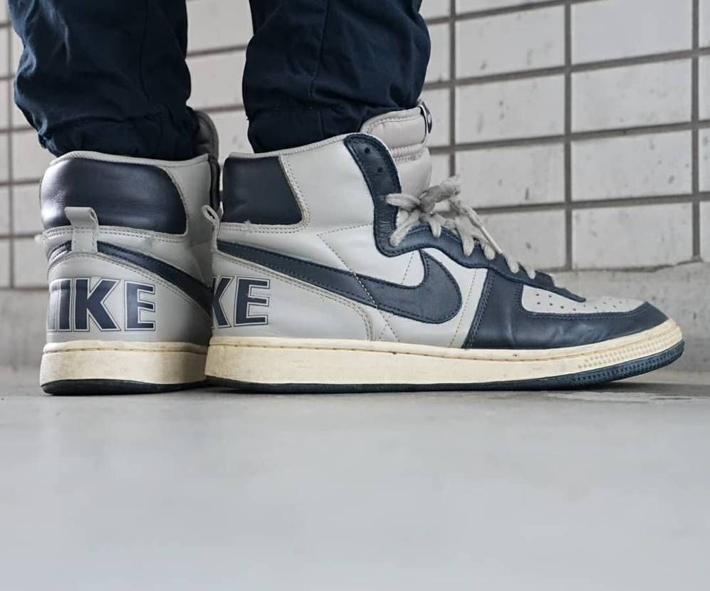 今日のスニーカー
2021年1月29日
NIKE TERMI