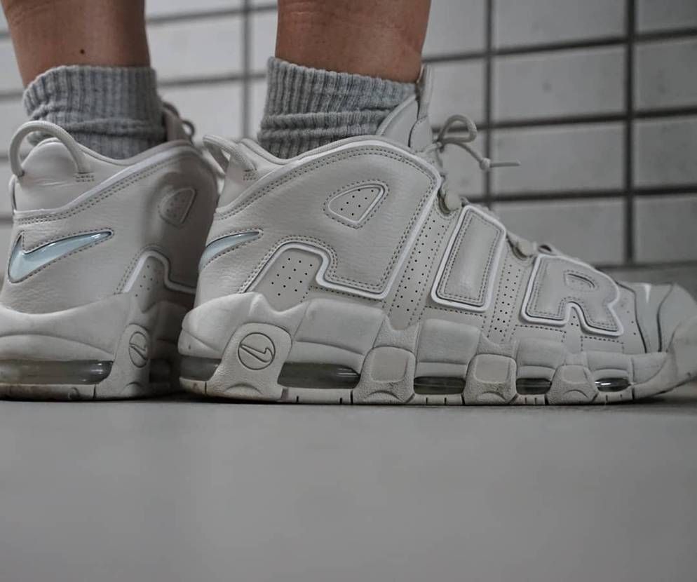 今日のスニーカー
2021年6月7日
NIKE AIR MO