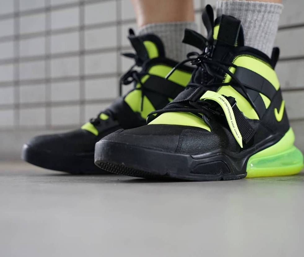 今日のスニーカー
2021年6月27日
NIKE AIR FORCE 270 U