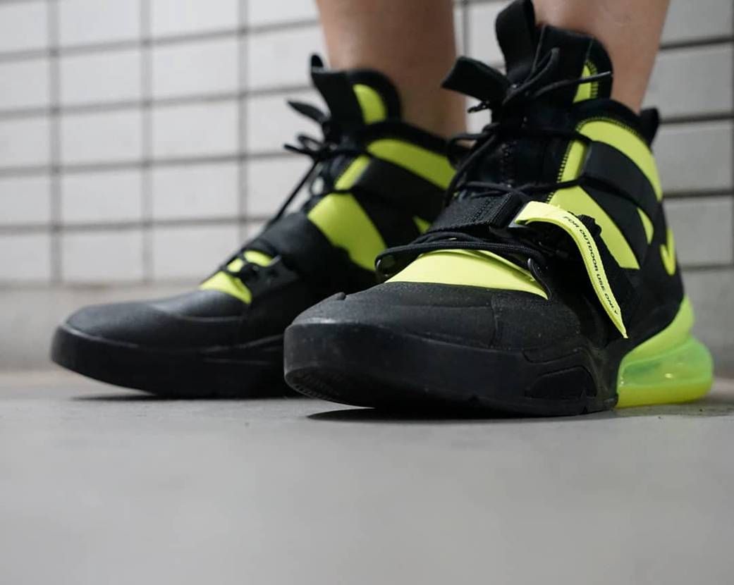 今日のスニーカー
2021年7月4日
NIKE AIR FORCE 270 UT