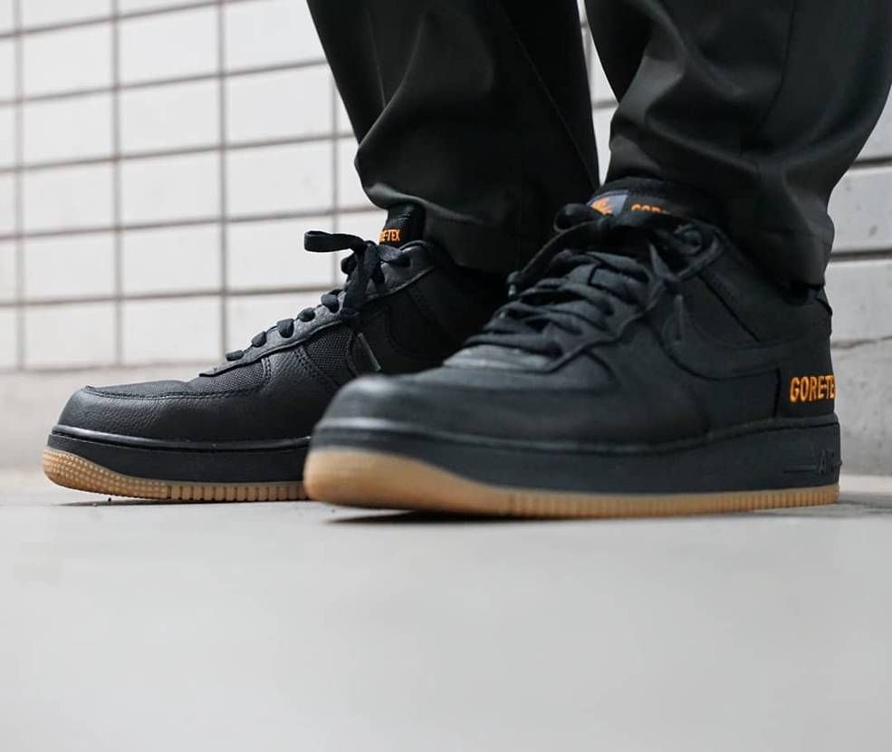 昨日の今日のスニーカー
2021年7月7日
NIKE AIR FORCE 1 L