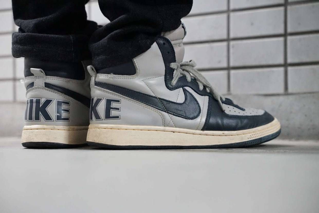 今日のスニーカー
2022年3月16日
NIKE TER