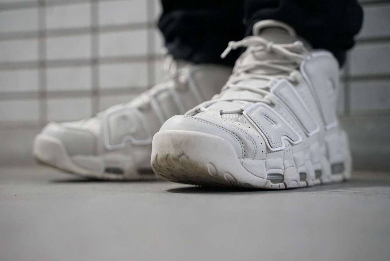 今日のスニーカー
2022年3月23日
NIKE AIR MORE UPTE