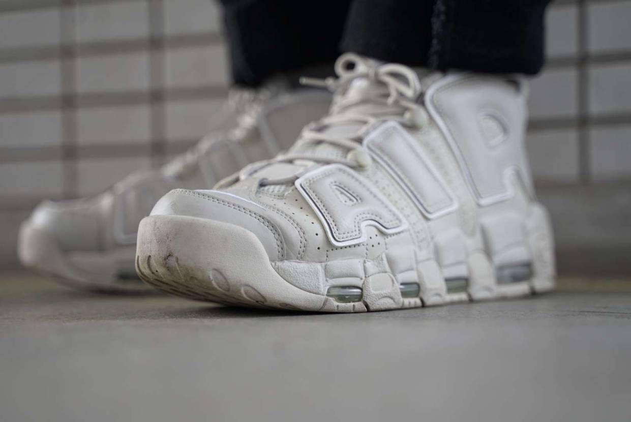 今日のスニーカー
2022年4月19日
NIKE AIR MORE UPTE
