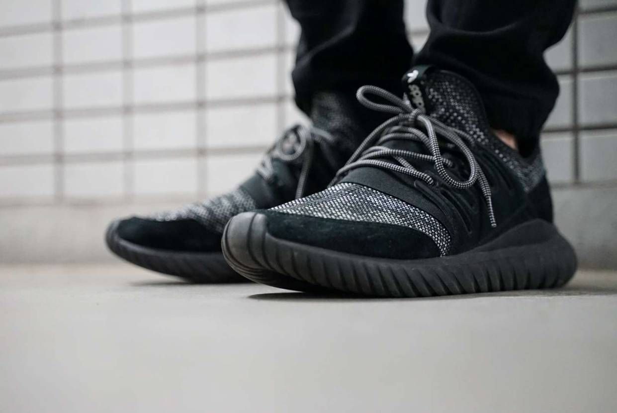 今日のスニーカー
2022年4月30日
adidas TUBULAR RDL