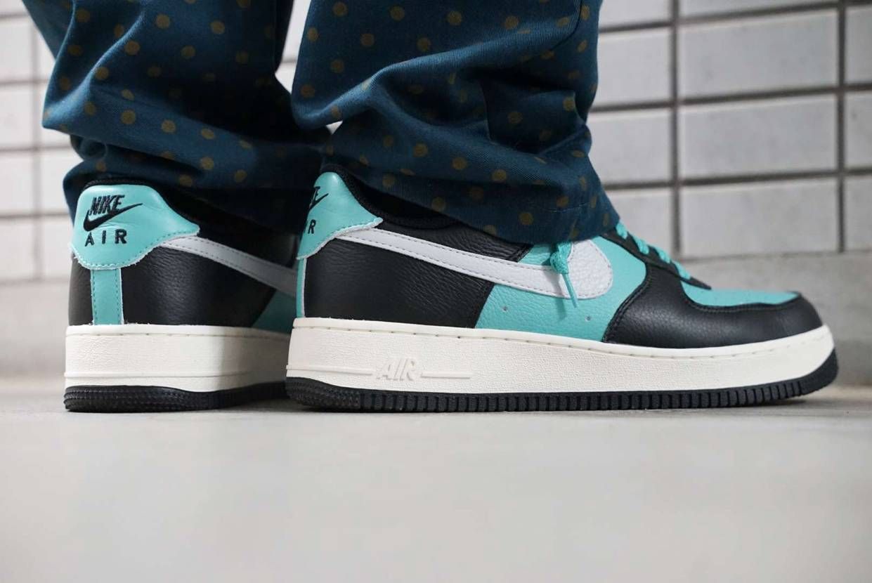 昨日の今日のスニーカー
2022年6月8日
NIKE B