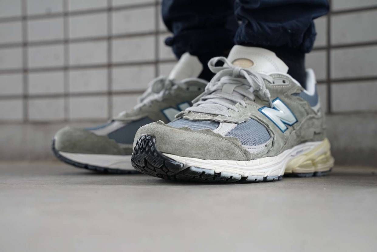 今日のスニーカー
2022年7月19日
NEW BALANCE M2002R