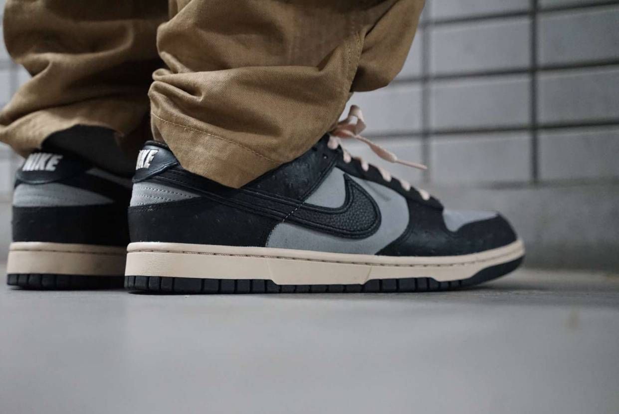 昨日の今日のスニーカー
2022年8月3日
NIKE B