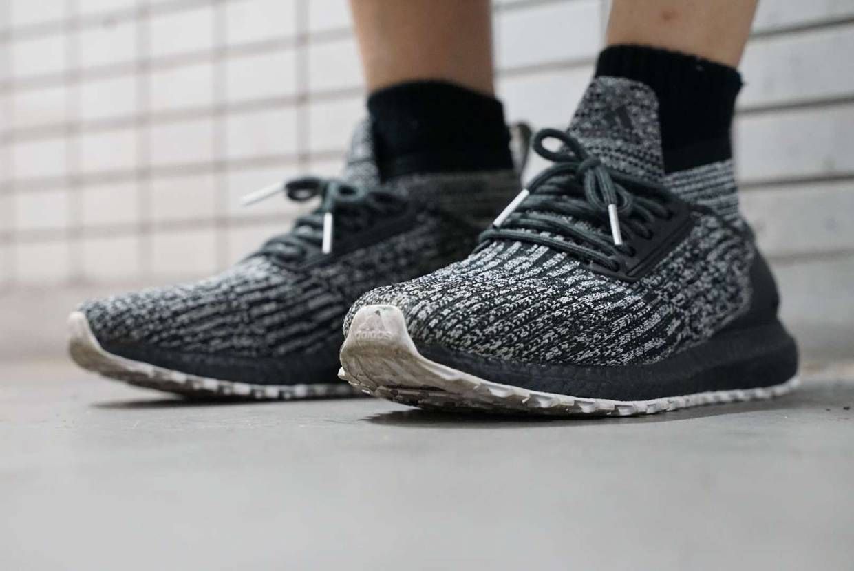 今日のスニーカー
2022年9月4日
ADIDAS ULTRA BOOST 