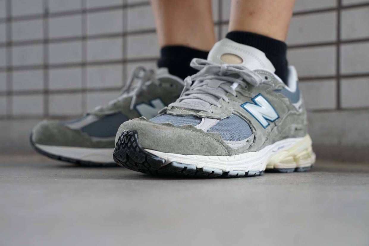 今日のスニーカー
2022年9月15日
NEW BALANCE M2002R