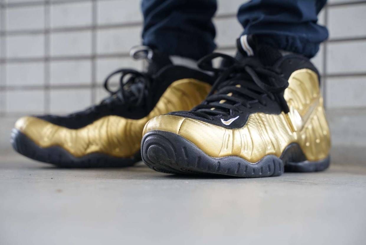 今日のスニーカー
2022年9月22日
NIKE AIR FOAMPOSIT