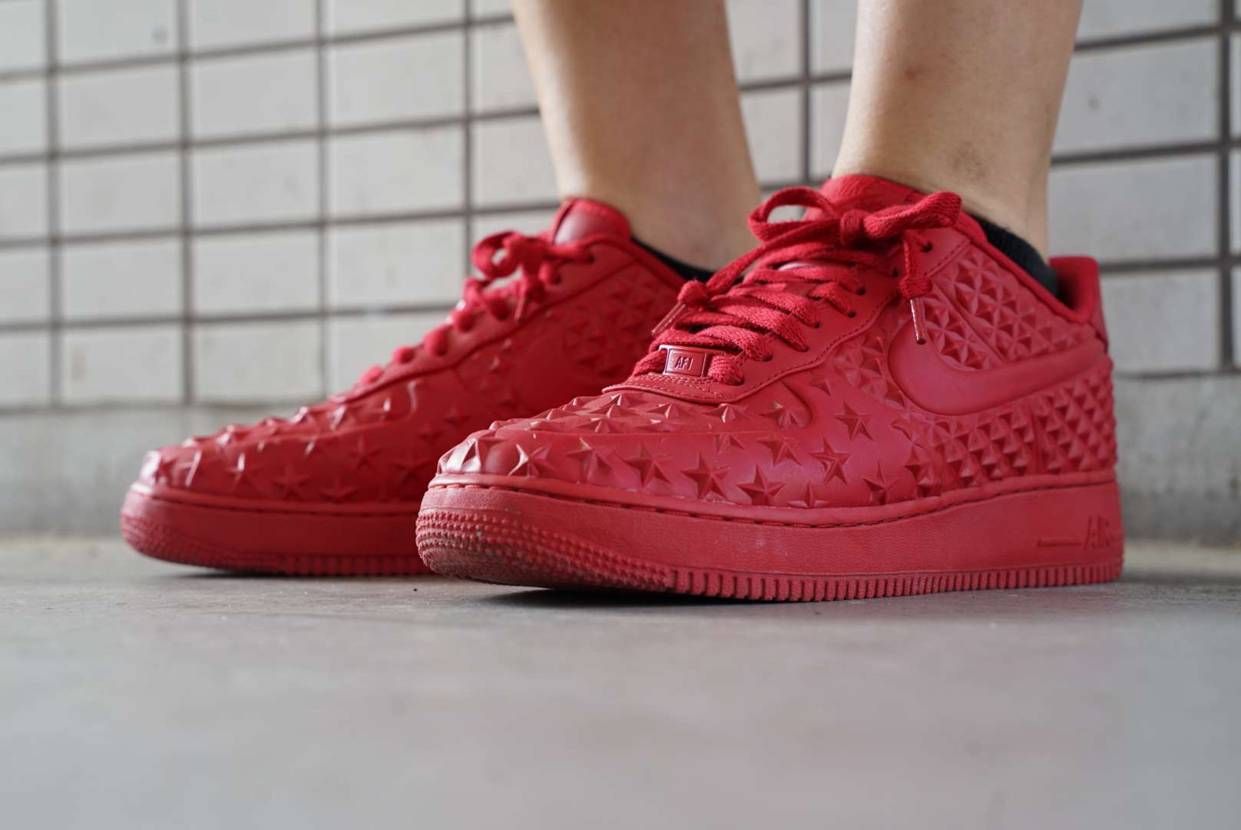 今日のスニーカー
2022年9月30日
NIKE AF1 LV8 VT
