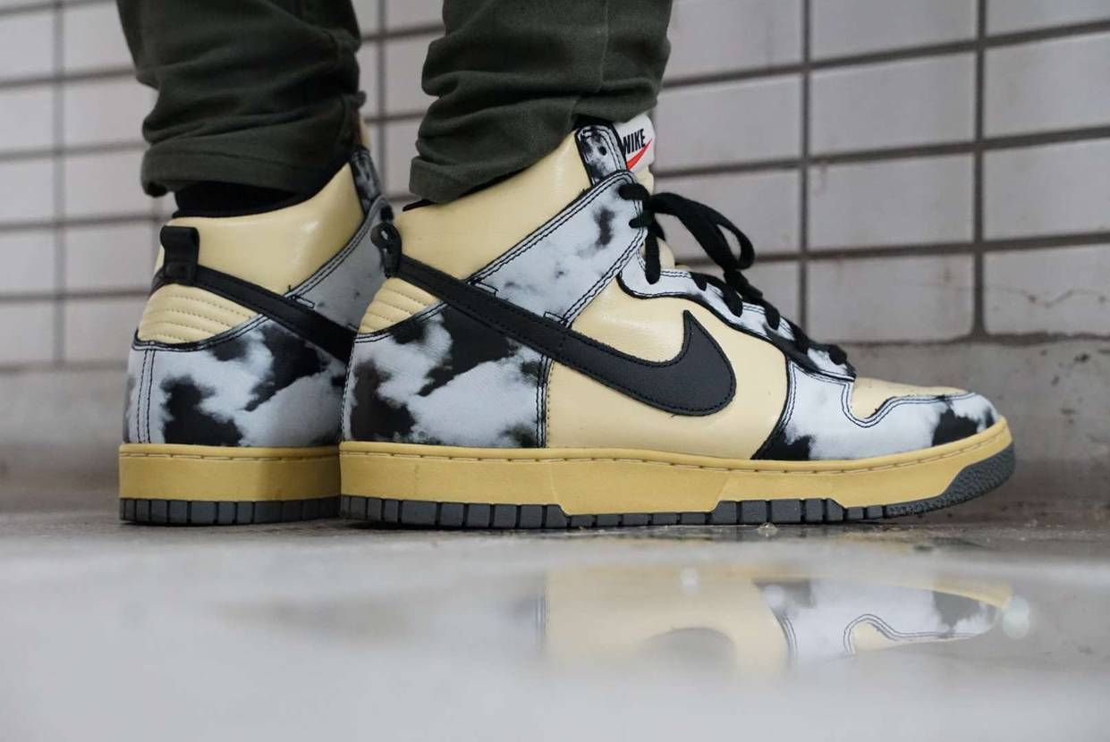 昨日の今日のスニーカー
2022年10月7日
NIKE 