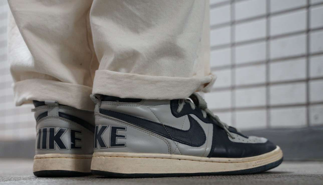 昨日の今日のスニーカー
2025/04/08
NIKE 