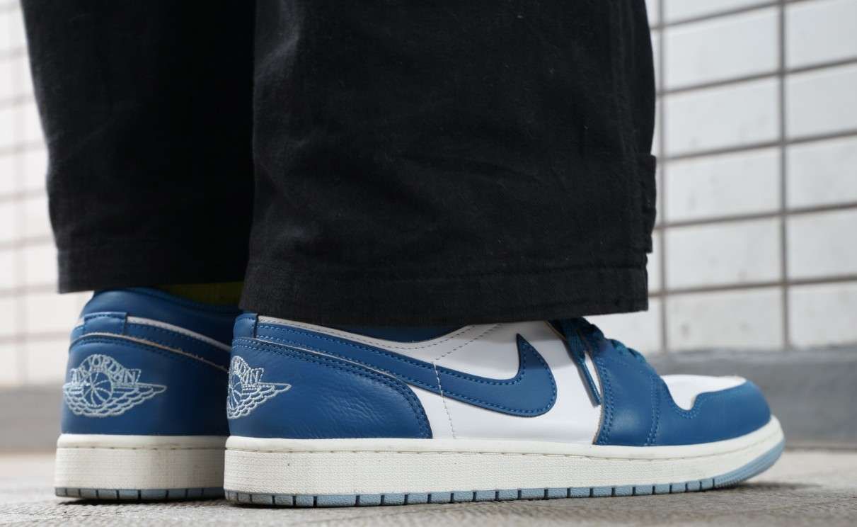 昨日の今日のスニーカー
2025/05/12
NIKE 