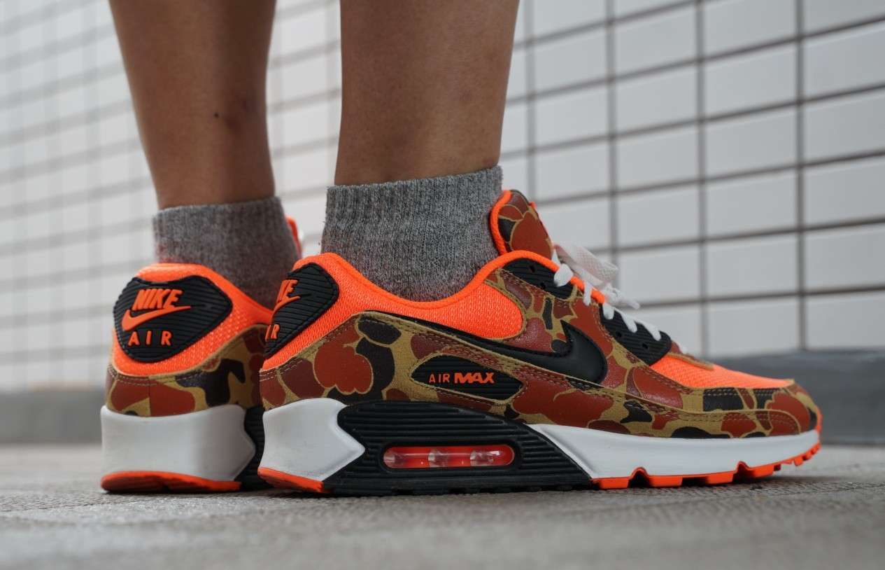 昨日の今日のスニーカー
2025年07月09日
NIKE