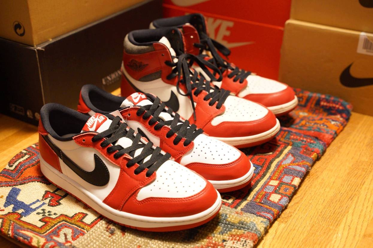 AJ1のローはウイングロゴが型押しされているパーツの大きさが