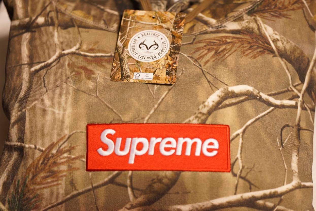 原宿と渋谷でQR取って原宿で１グル入店。
リアルツリー完売していたらブラックを