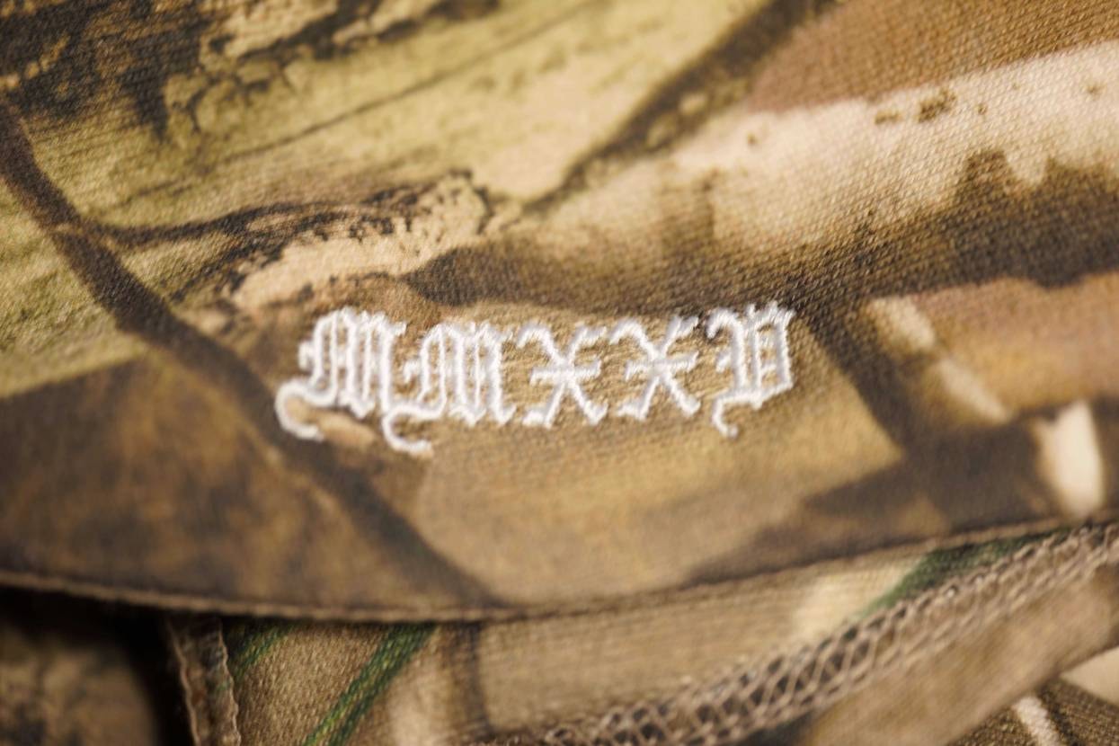 原宿と渋谷でQR取って原宿で１グル入店。
リアルツリー完売