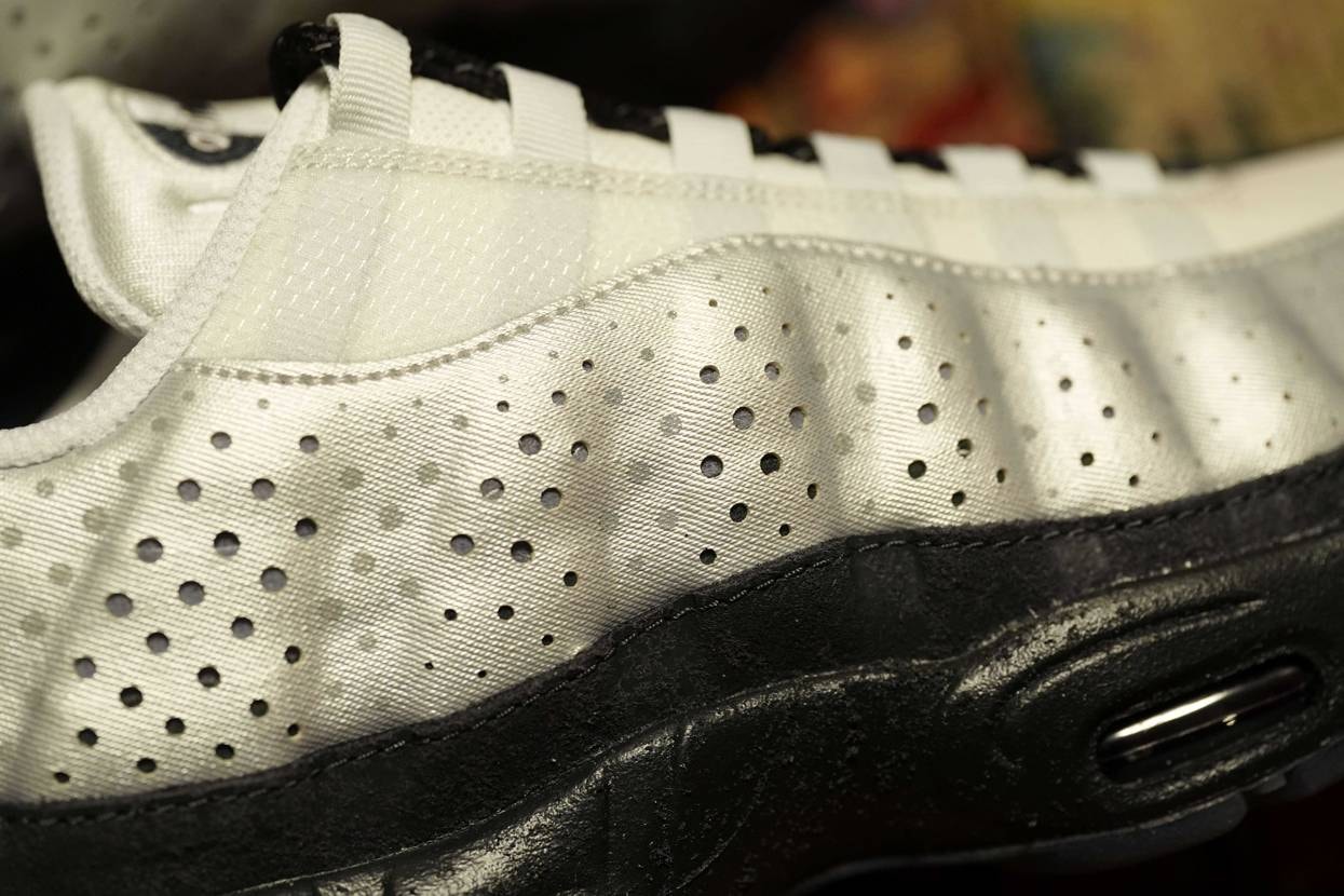 サイドパネルが剥がせるギミックが面白そうだったのでAIR M