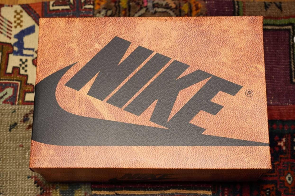 AJ1ラブレター買ってみたけど、レザーの質感とかボックスのス