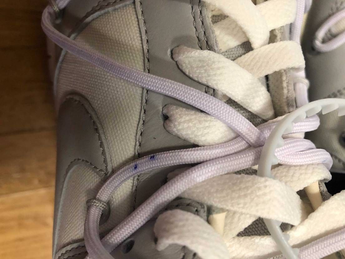 うーん🧐　
昇天　
オーバーシューレースになんか青い塗料