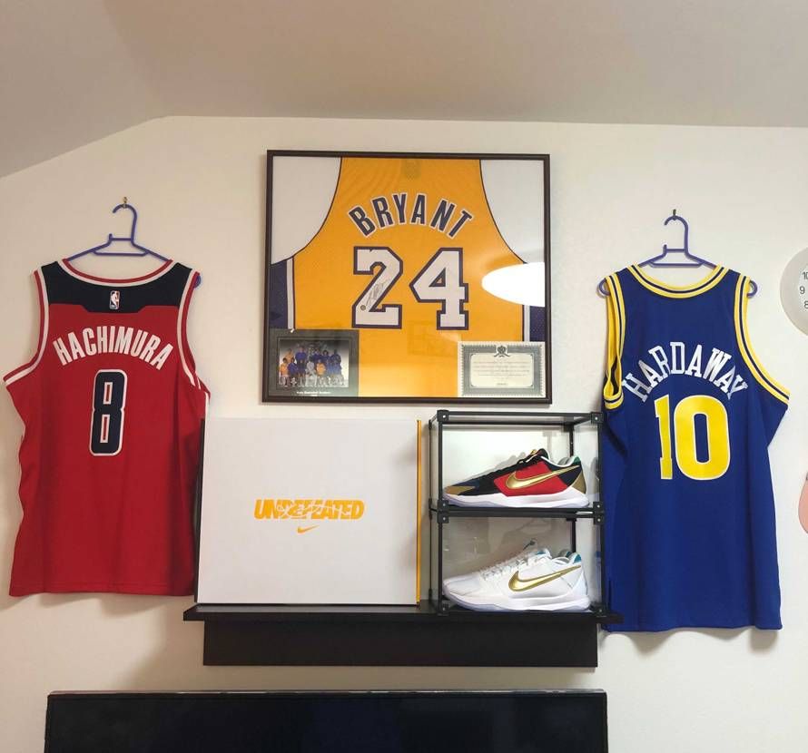 指摘があったから、良い額縁に入れ直して、kobe5パックは箱と一緒に飾った😁�