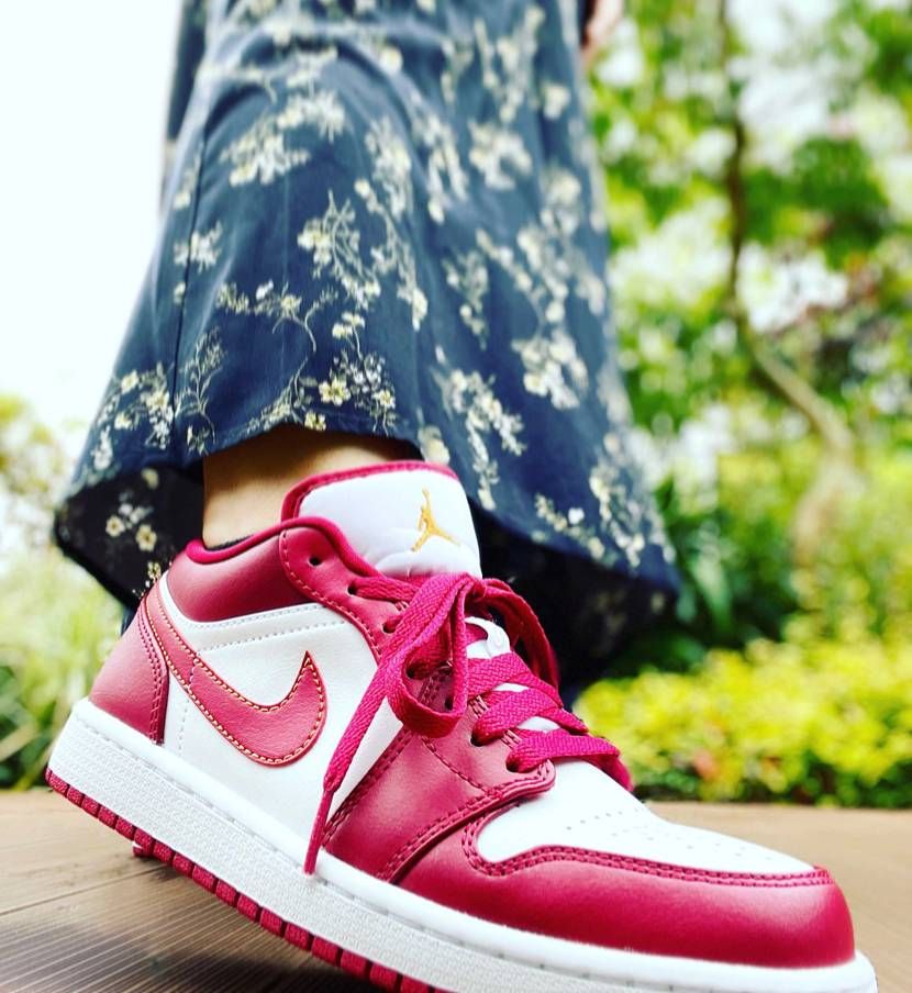 AJ1 LOW🔴
dankと比べてタンの長さ違うんだね👟👀