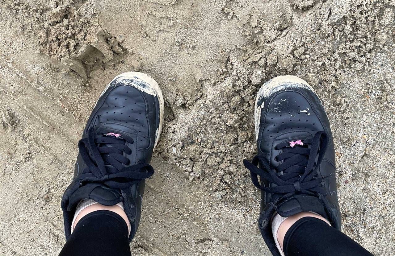 こうなってしまったスニーカーを綺麗にするにはどうするのが一番良いのでしょう？🤔